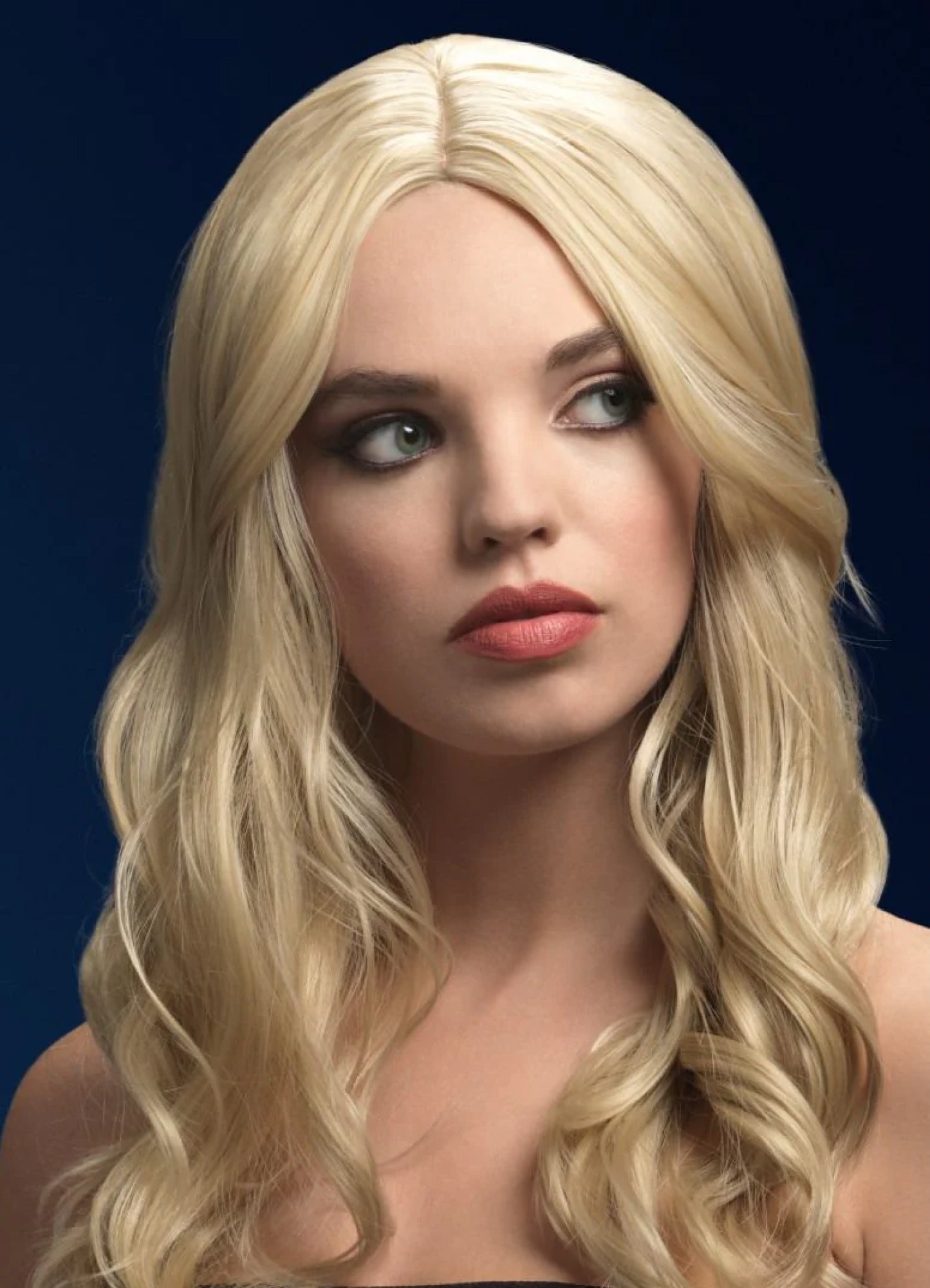 Pruik Nicole dark blonde